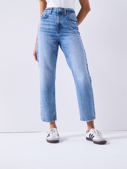 The Very Collection High Waist Authentic Mom Jeans - Mid Wash €38 at Very.ie