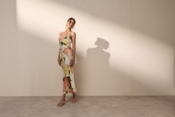 Very - Womens AO April 1 6