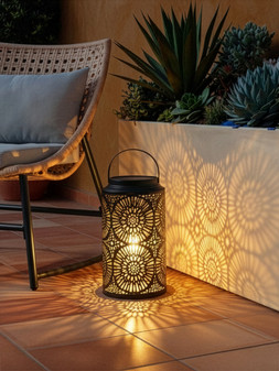 WRF1W The Very Collection 32cm Mesh Solar Lantern with USB Charge- Black £30 (2)