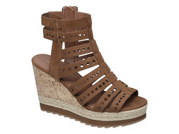 Tan cage wedges