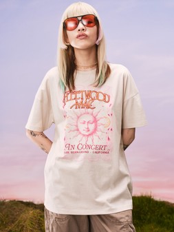 PRIMARK FLEETWOOD MAC TEE, £10, €12, $16, RON60, PLN50, CZK310 (2)