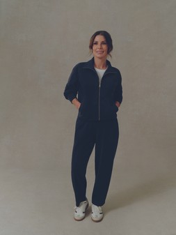 PRIMARK PRESENTS BY COLEEN MODAL ZIP THROUGH, £16, €18, RON90, PLN80, CZK470, PRIMARK PRESENTS BY COLEEN BARREL JOGGER, £12, €14, RON70, PLN60, CZK365 (2)