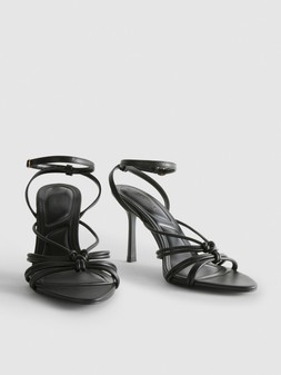 PRIMARK PRESENTS PAU ECHE PU KNOTTED DRESSY SANDAL, £18, €20, $27, RON100, PLN90, CZK520, HUF7500 (2)