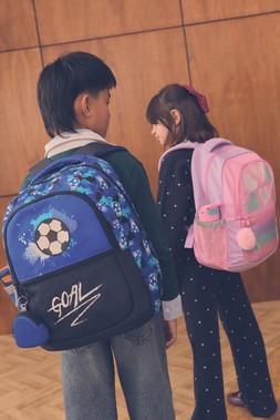 20260519 ExtCampaign BackToSchool D5 Bags PI Shot008 224 300DPI CMYK