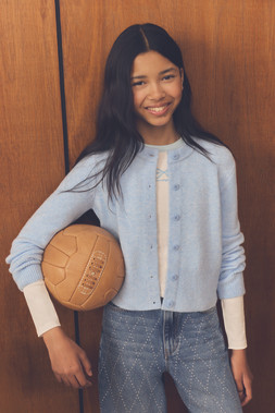 20260519 ExtCampaign BackToSchool D5 Cardigan PI Shot005 144 300DPI CMYK