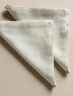 M&S SET OF 2 PURE LINEN NAPKINS £10
