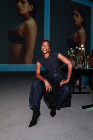 https://www.prshots.de/contents/archives/98/201/images/thumb350x287_auto/marks-spencer_0354.ms_body_event_lightroom_jamesdkelly.l1683559_thumb.jpg