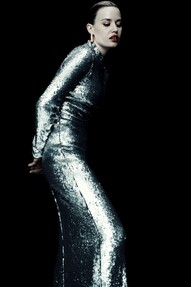 https://www.prshots.de/contents/archives/98/201/images/thumb350x287_auto/marks_amp-spencer_ms-x-16arlington-sequin-dress-295-earring-45.j_c35e7_thumb.jpg
