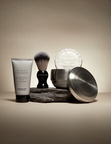 https://www.prshots.de/contents/archives/98/201/images/thumb350x287_auto/marks_amp_spencer_grooming-gift-set-shot_thumb.jpg