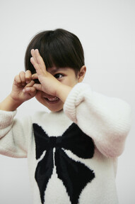 https://www.prshots.de/contents/archives/98/201/images/thumb350x287_auto/marks_amp_spencer_ms-bow-jumper-2-8-yrs-18_thumb.jpg
